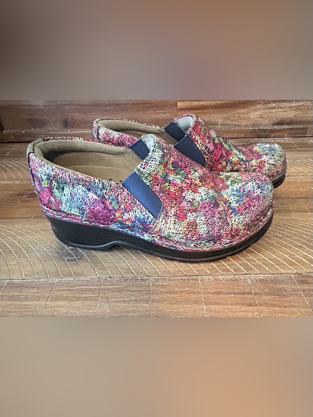 Klogs Naples Multi colored nursing shoes size 6.5